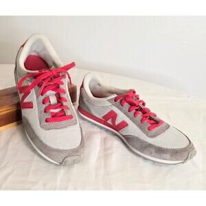 New Balance 410 Women's Sneakers Gray and Red Size 6 Suede and Mesh Uppers